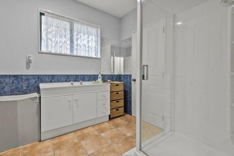 Photo of property in 41 Royal Oak Drive, Kelvin Grove, Palmerston North, 4414