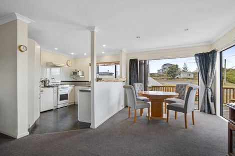 Photo of property in 4 Trafalgar Street, Foxton Beach, Foxton, 4815