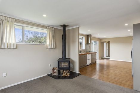 Photo of property in 37 Kapanui Road, Waikanae, 5036