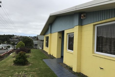 Photo of property in 102 Awanui Street, Merrilands, New Plymouth, 4312