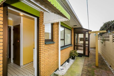 Photo of property in 6 Holsworthy Road, Lower Vogeltown, New Plymouth, 4310