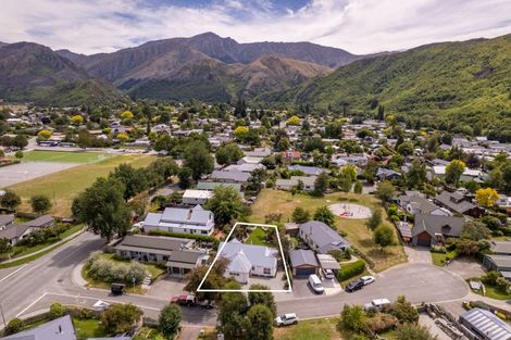 Photo of property in 4 Elva Dawson Place, Arrowtown, 9302