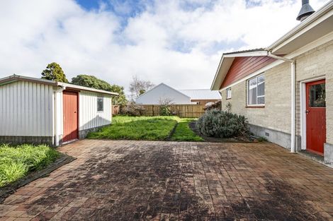 Photo of property in 54 Wairau Road, Oakura, 4314