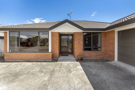 Photo of property in 17 Meridian Grove, Kelvin Grove, Palmerston North, 4414