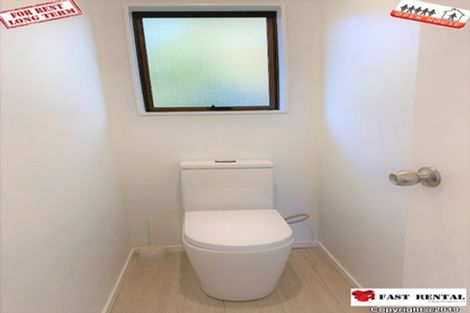 Photo of property in 16 Arde Place, Massey, Auckland, 0614