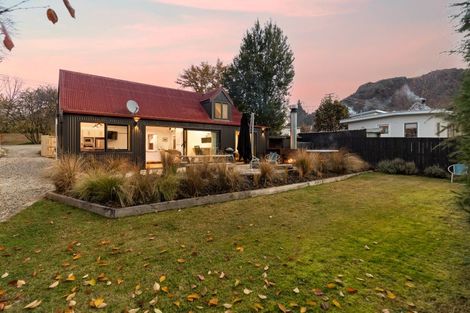Photo of property in 24 Wiltshire Street, Arrowtown, 9302