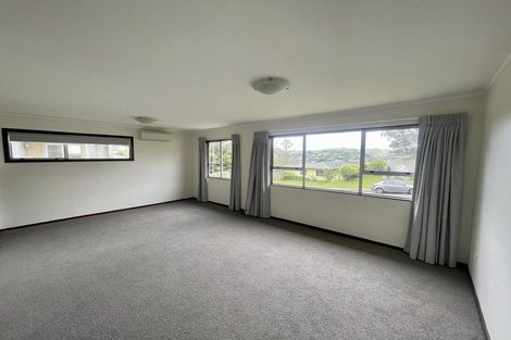 Photo of property in 93 Stewart Drive, Newlands, Wellington, 6037