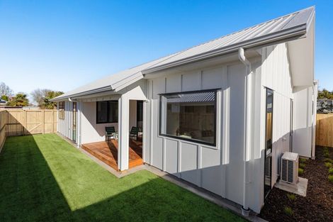 Photo of property in 247 Shakespeare Street, Leamington, Cambridge, 3432