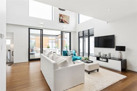 Photo of property in 26a Peterborough Street, Christchurch Central, Christchurch, 8013