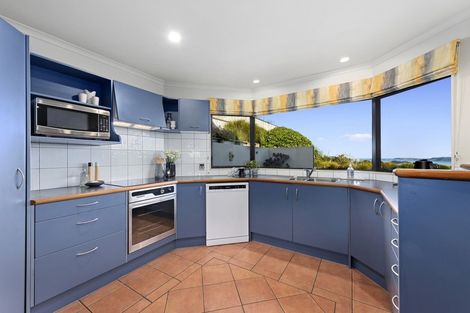 Photo of property in 9 Oceanview Terrace, Tirohanga, Lower Hutt, 5010