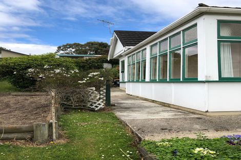 Photo of property in 35 Scotland Terrace, Green Island, Dunedin, 9018