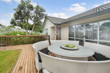 Photo of property in 24a Alexander Street, Cockle Bay, Auckland, 2014