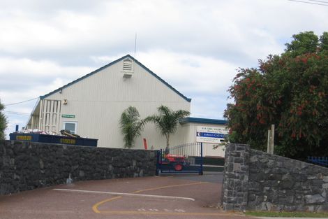 Photo of property in 1/70 Archibald Road, Kelston, Auckland, 0602