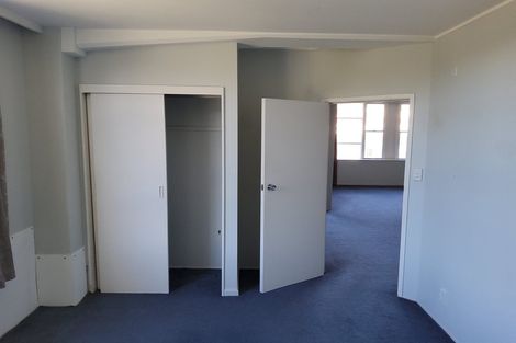 Photo of property in Grandstand Apartments, 37/80 Kent Terrace, Mount Victoria, Wellington, 6011