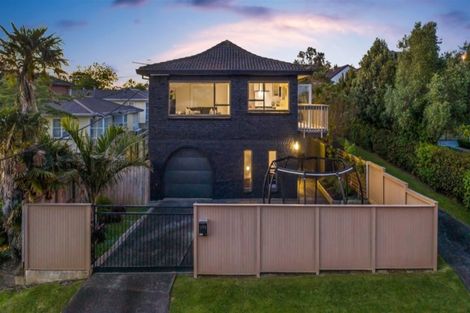Photo of property in 1/1a Gordon Avenue, Forrest Hill, Auckland, 0620