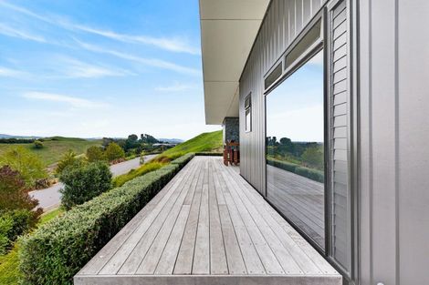 Photo of property in 17 Te Roera Drive, Taradale, Napier, 4112