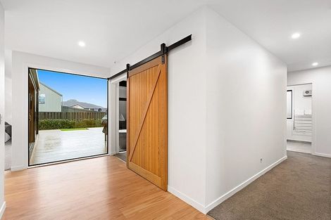 Photo of property in 10 Sawdon Street, Wanaka, 9305