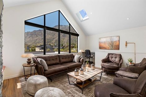 Photo of property in 26 Soudley Court, Jacks Point, Queenstown, 9371