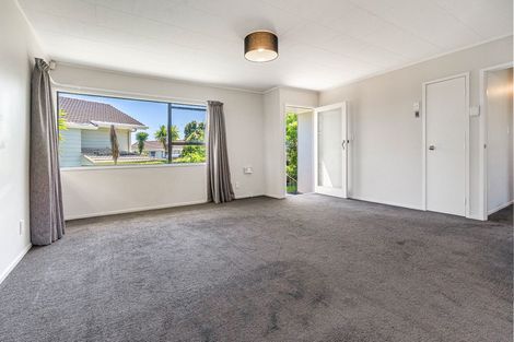 Photo of property in 12 Pureora Place, Clendon Park, Auckland, 2103