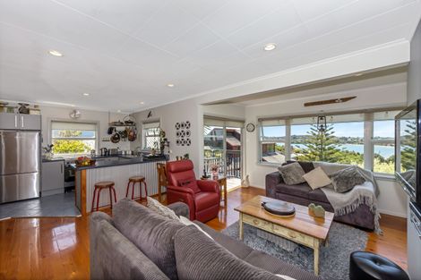 Photo of property in 31 Monyash Road, Manly, Whangaparaoa, 0930