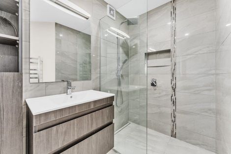 Photo of property in 12 The Topdeck, Whitby, Porirua, 5024