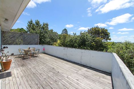 Photo of property in 22 Zingaro Place, Massey, Auckland, 0614