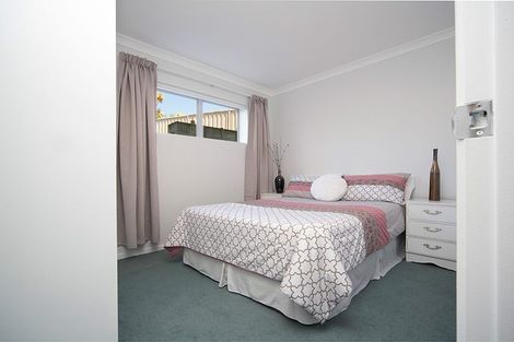 Photo of property in 10 Theodora Place, Mairangi Bay, Auckland, 0630
