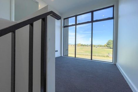 Photo of property in 19 Ruge Court, Cambridge, 3434