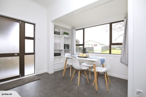 Photo of property in 2 Chalfont Street, Mangere East, Auckland, 2024