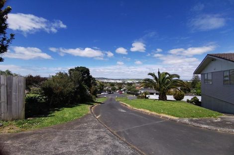 Photo of property in 1/23 Heron Place, Pakuranga Heights, Auckland, 2010