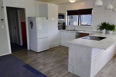 Photo of property in 17a Kawaha Point Road, Fairy Springs, Rotorua, 3015