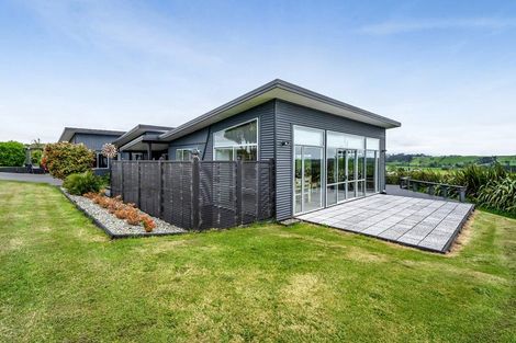 Photo of property in 100 Elsham Road, Lepperton, New Plymouth, 4373