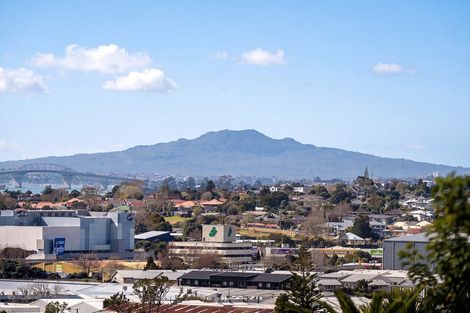 Photo of property in 108 San Valentino Drive, Henderson, Auckland, 0612