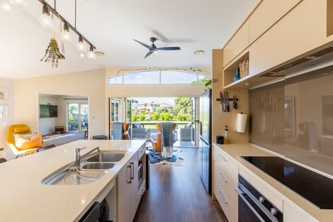 Photo of property in 196 Tutere Street, Waikanae Beach, Waikanae, 5036