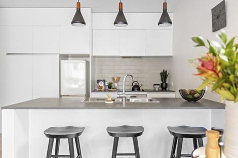 Photo of property in 19/6 Oswald Crescent, Paparangi, Wellington, 6037