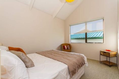 Photo of property in 81 Astley Avenue, New Lynn, Auckland, 0600