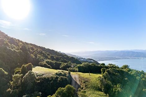 Photo of property in 221 Glanmire Road, Newlands, Wellington, 6037