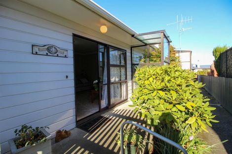 Photo of property in 2/52 Avenue Road, West End, Timaru, 7910