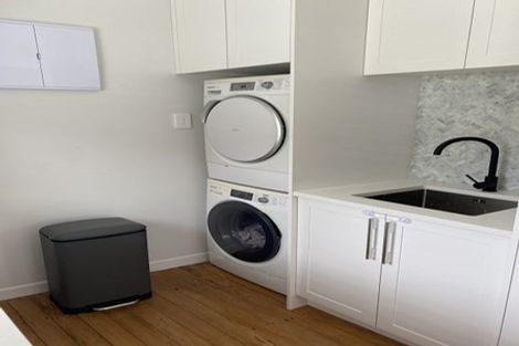 Photo of property in 11a River Road, Te Atatu Peninsula, Auckland, 0610