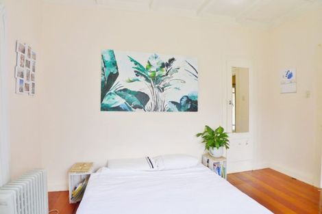 Photo of property in 32 Queensway, Three Kings, Auckland, 1024