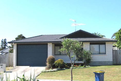Photo of property in 10 Ryehill Close, New Lynn, Auckland, 0600
