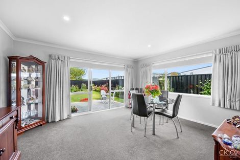 Photo of property in 12 Passchendaele Grove, Trentham, Upper Hutt, 5018