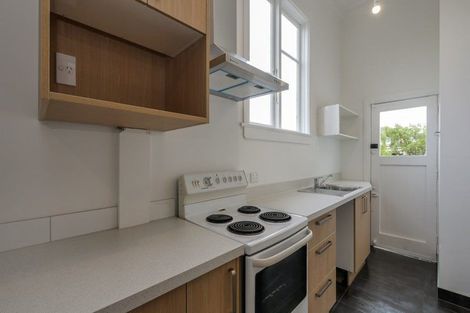 Photo of property in 114 Macandrew Road, South Dunedin, Dunedin, 9012