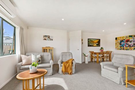 Photo of property in 678 Te Atatu Road, Te Atatu Peninsula, Auckland, 0610