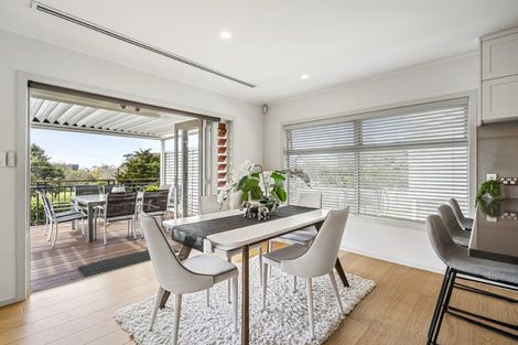 Photo of property in 34 Marywil Crescent, Hillcrest, Auckland, 0627