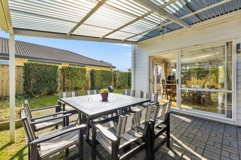 Photo of property in 39 Stranraer Crescent, Wattle Downs, Auckland, 2103