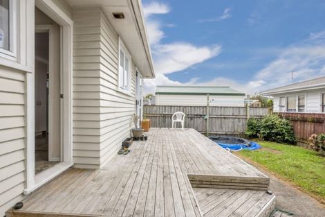 Photo of property in 1 Bartholomew Road, Levin, 5510