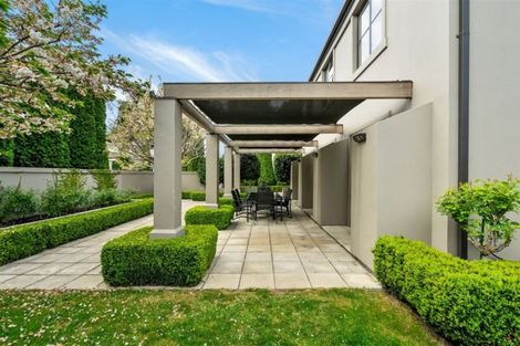 Photo of property in 2 Hogarth Lane, Burnside, Christchurch, 8053