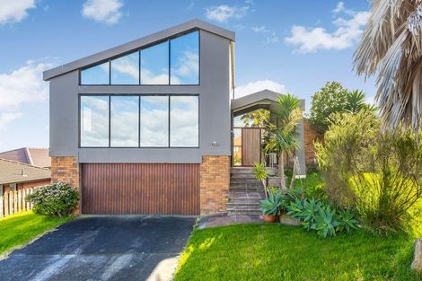 Photo of property in 69 Dalwhinnie Parade, Highland Park, Auckland, 2010
