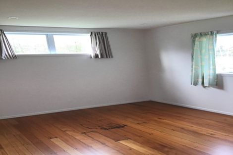 Photo of property in 60 Lathrope Road, Kumeu, 0892